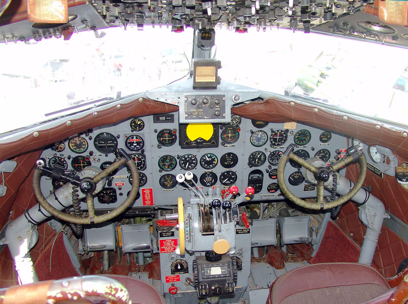 Kokpit DC-3 Kokpit DC-3